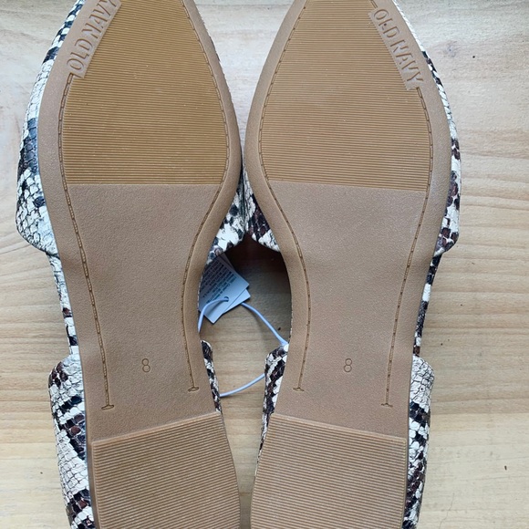 ๐
Old Navy Flat Faux Snakeskin Shoes 8 NWT ๐
- Picture 5 of 5